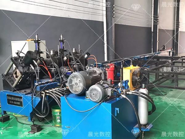 如何避免角鋼沖孔機(jī)錯(cuò)誤操作？